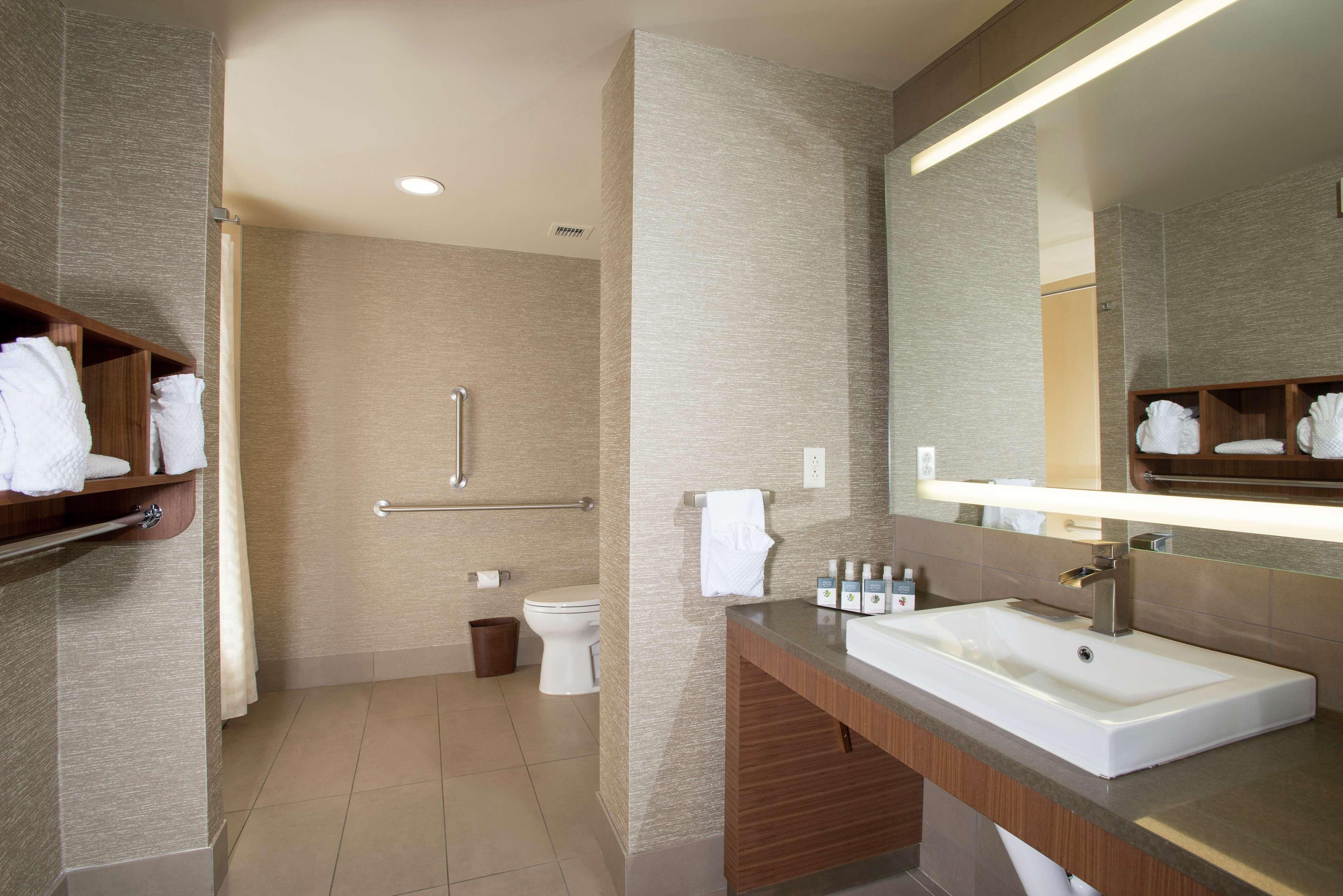 The Broadway Columbia - A Doubletree By Hilton Hotel Экстерьер фото