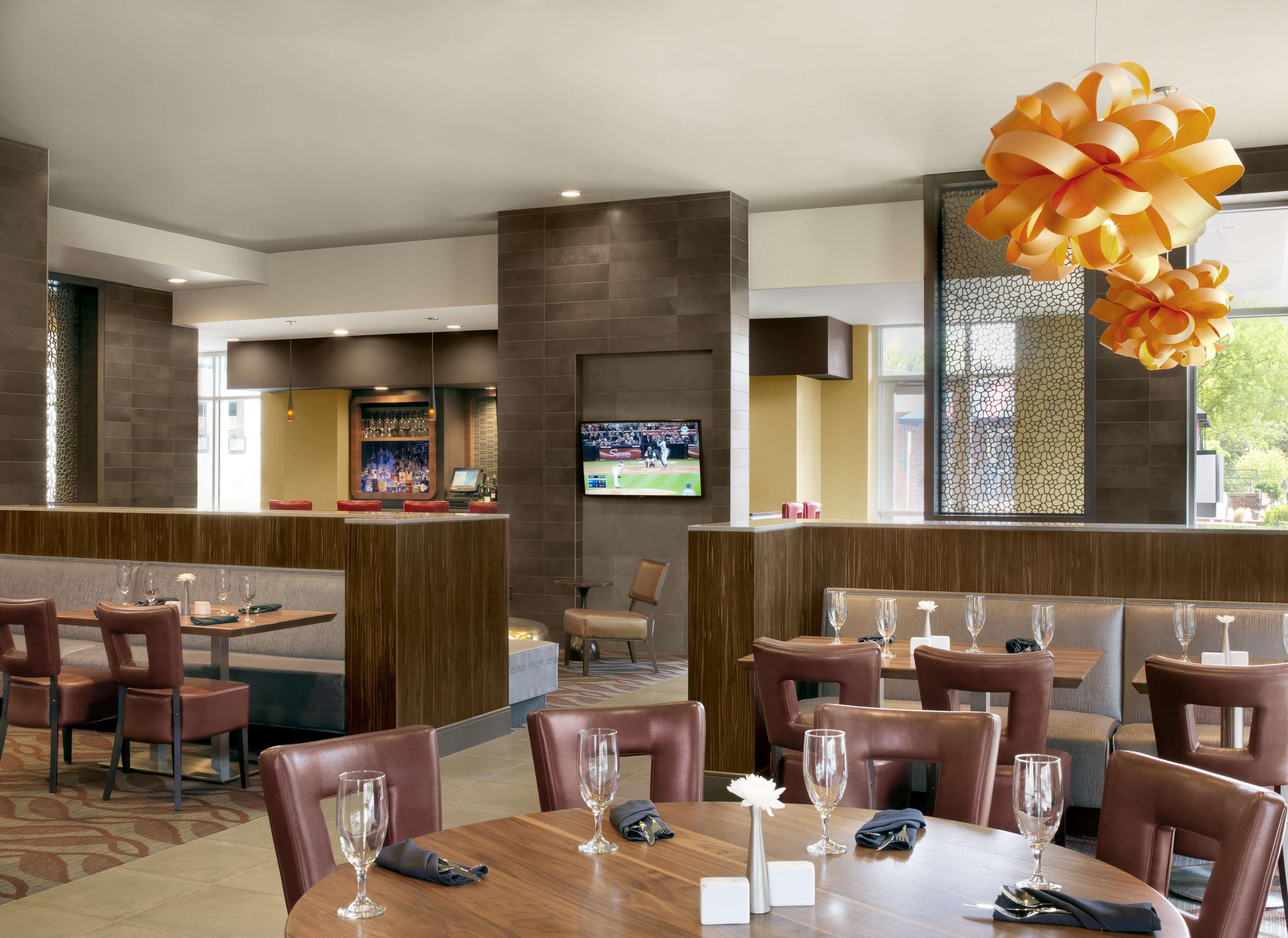The Broadway Columbia - A Doubletree By Hilton Hotel Экстерьер фото