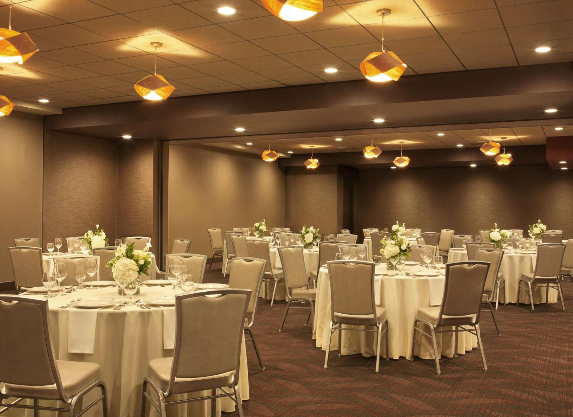 The Broadway Columbia - A Doubletree By Hilton Hotel Экстерьер фото