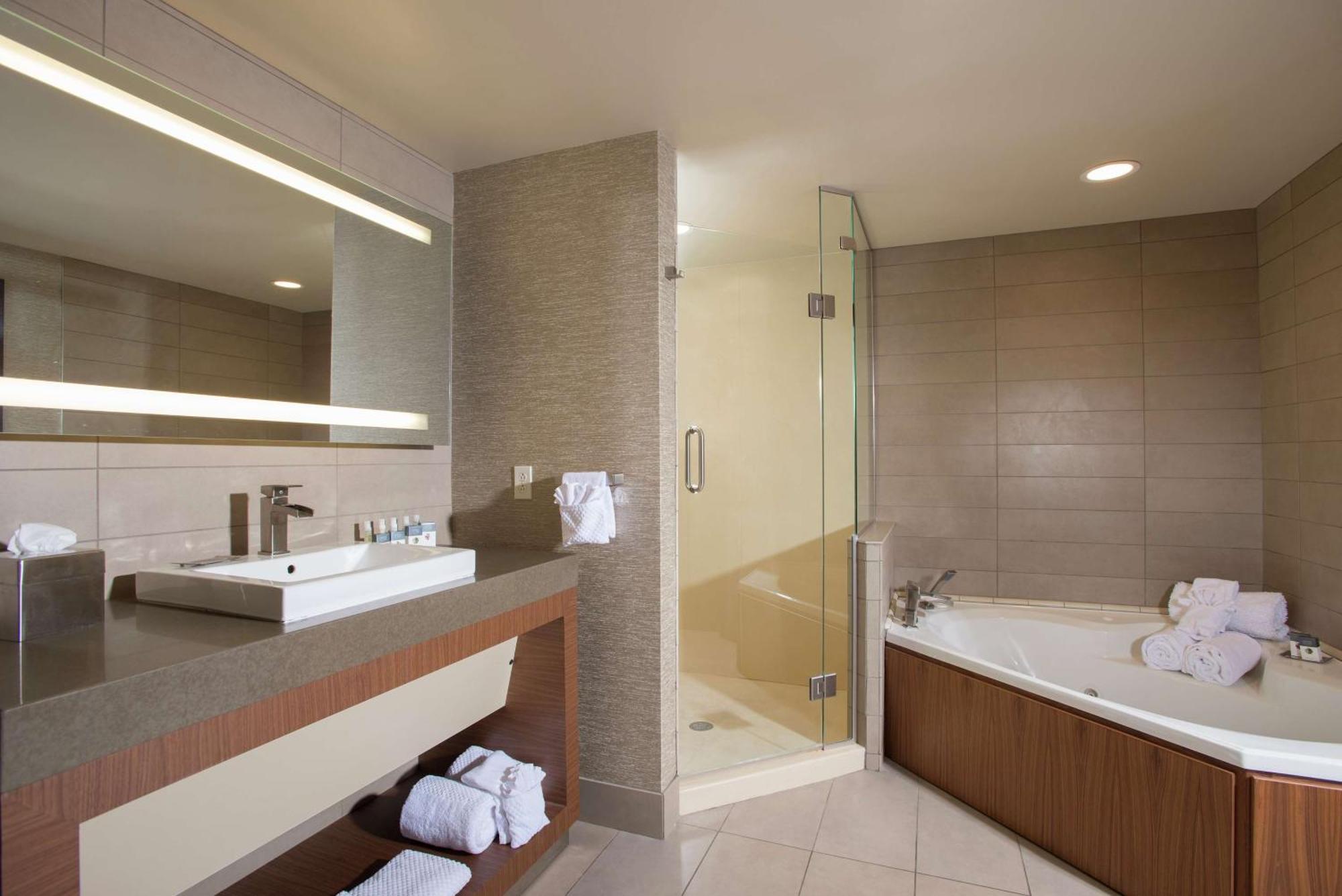The Broadway Columbia - A Doubletree By Hilton Hotel Экстерьер фото