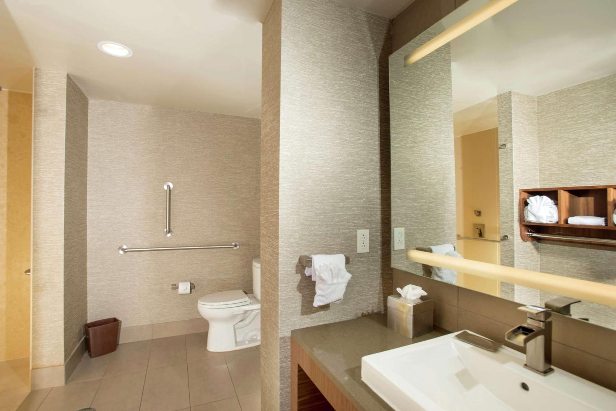The Broadway Columbia - A Doubletree By Hilton Hotel Экстерьер фото